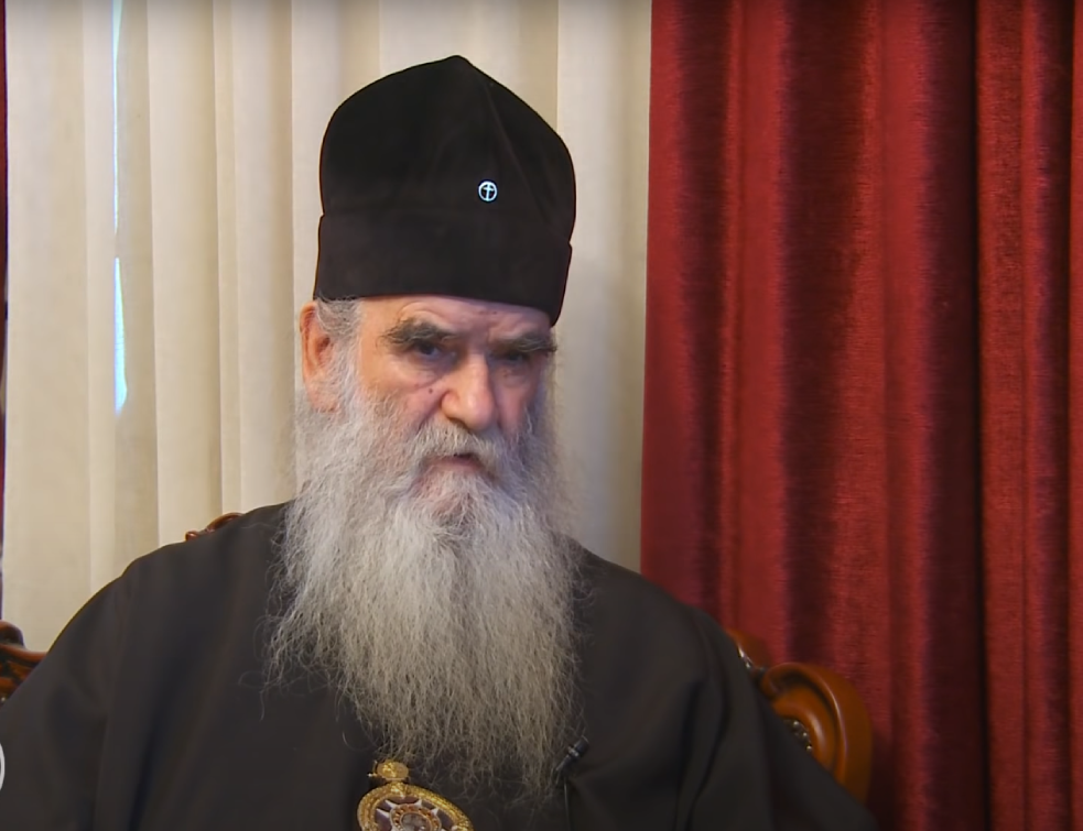Amfilohije saslušan na Cetinju zbog držanja opela! (VIDEO)